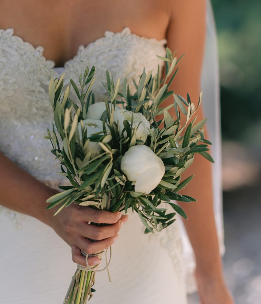 Nicolo&amp;Hannah-PerHenning-185-web-Flowers-bouquet-bride